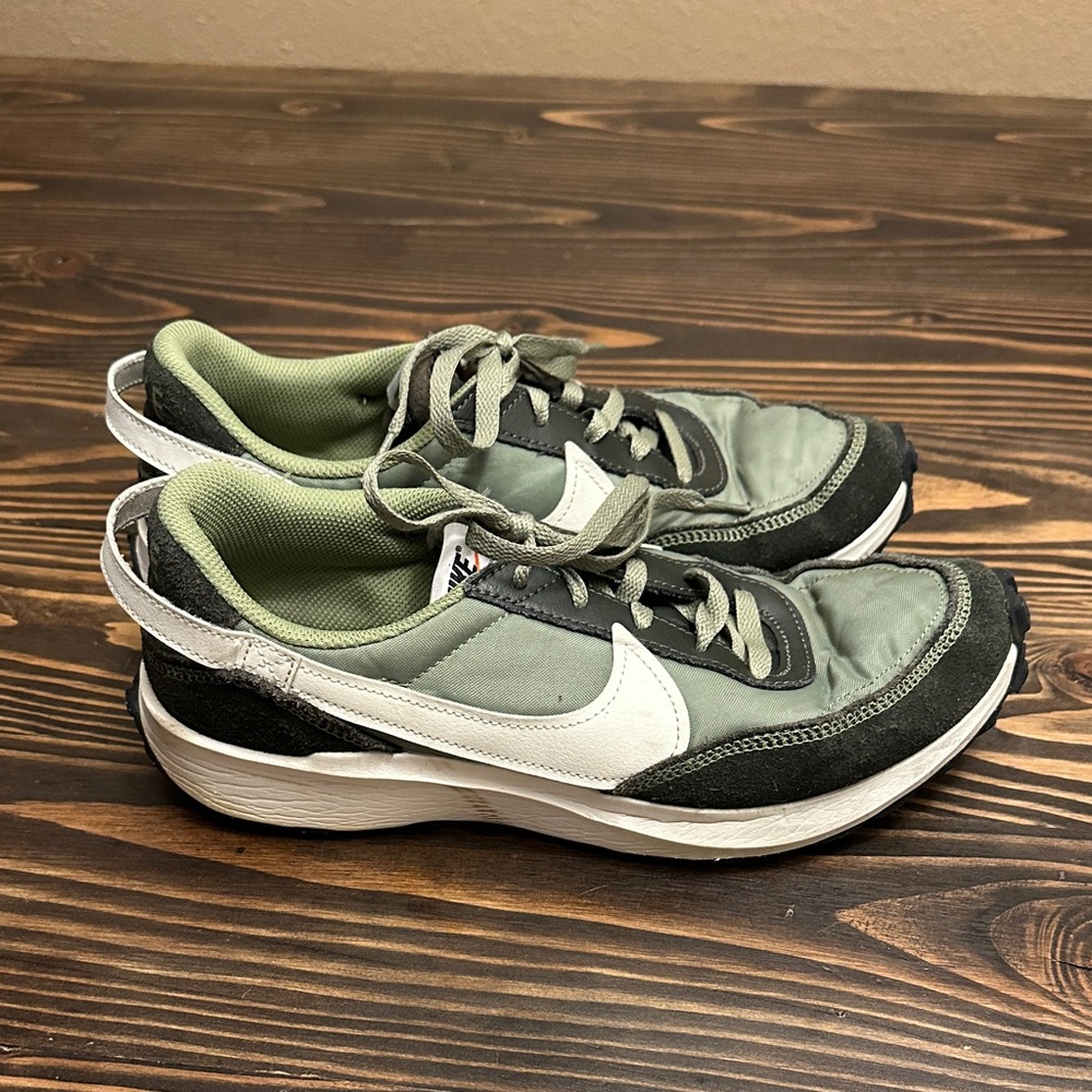 Size 10 - Nike Waffle Debut Alligator